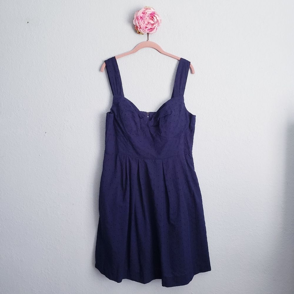 Lilly Pulitzer Cyndi Dress In Navy Blue Embroidered Fish Eyelet - Picture 2 of 11